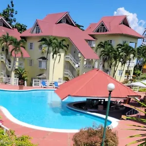 Apartment Comfort Zone At The Ridge E17, Ocho Rios